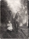 Священник Василий Арсеньевич Смирнов с дочерью Марией, 1909 год